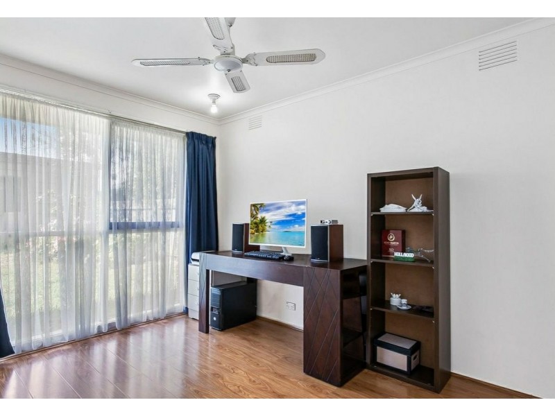 17 Roma Avenue, Cranbourne VIC 3977