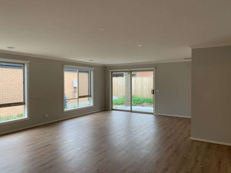 6 Rowling Drive, Officer VIC 3809