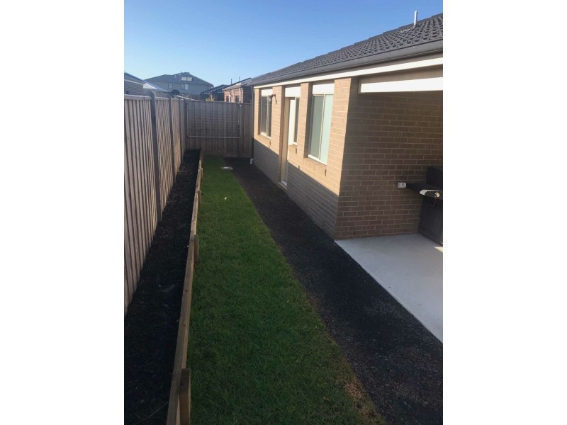 6 Rowling Drive, Officer VIC 3809