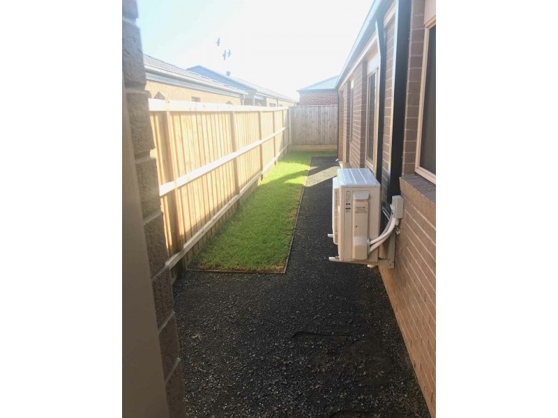 6 Rowling Drive, Officer VIC 3809