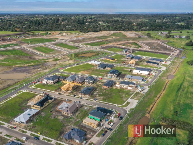 22 Merano Circuit, Cranbourne South VIC 3977