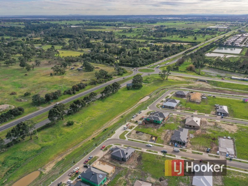 22 Merano Circuit, Cranbourne South VIC 3977