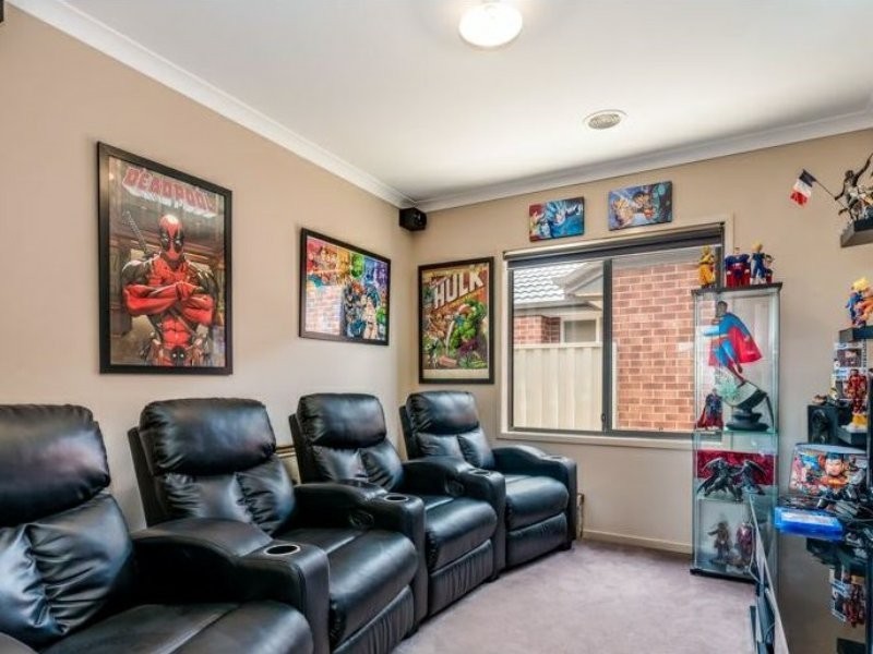 18 Cortula Road, Cranbourne East VIC 3977