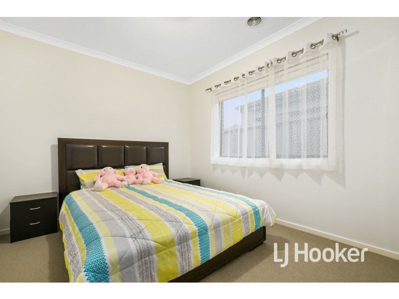 7 Omeara Crescent, Cranbourne East VIC 3977