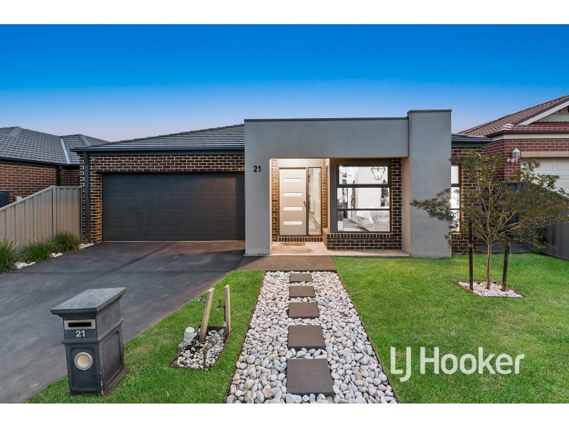 21 Boonwurrung Street, Cranbourne East VIC 3977
