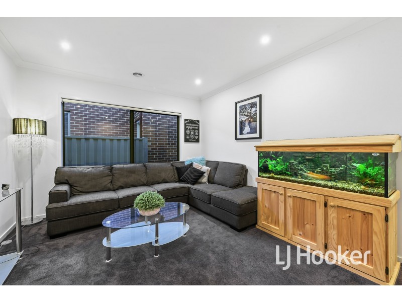 21 Boonwurrung Street, Cranbourne East VIC 3977