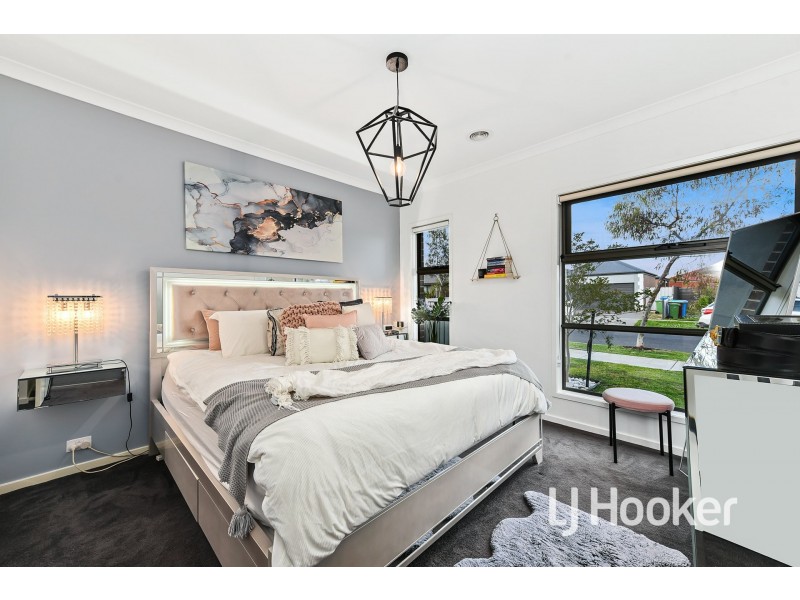 21 Boonwurrung Street, Cranbourne East VIC 3977