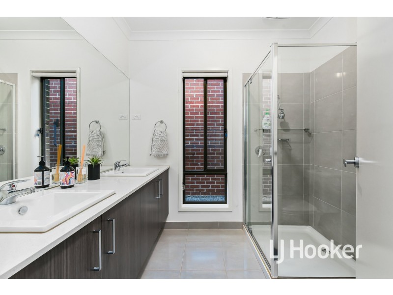 21 Boonwurrung Street, Cranbourne East VIC 3977