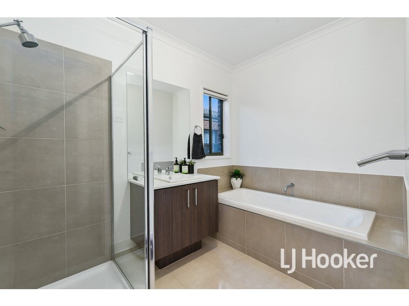 21 Boonwurrung Street, Cranbourne East VIC 3977