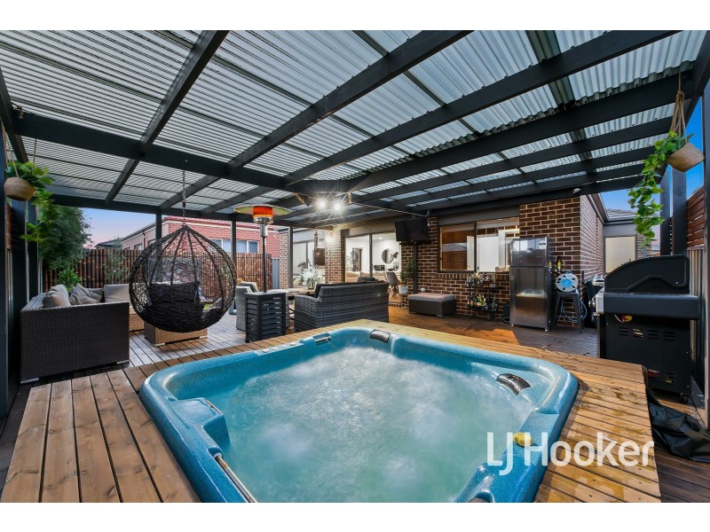 21 Boonwurrung Street, Cranbourne East VIC 3977