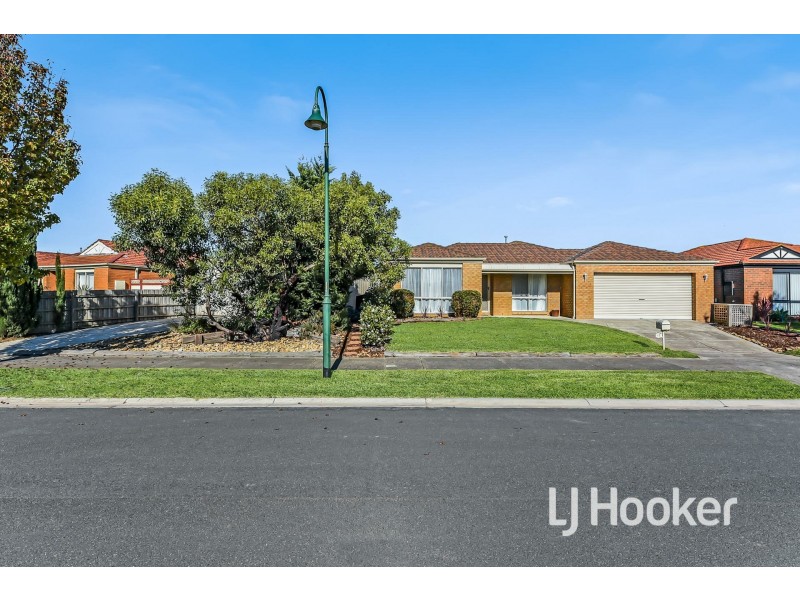 13 Dunlavin Way, Cranbourne East VIC 3977