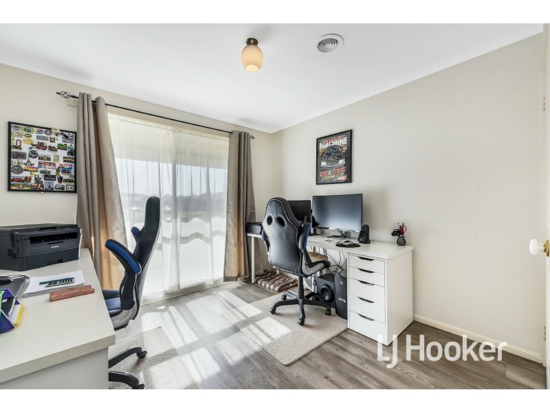 13 Dunlavin Way, Cranbourne East VIC 3977