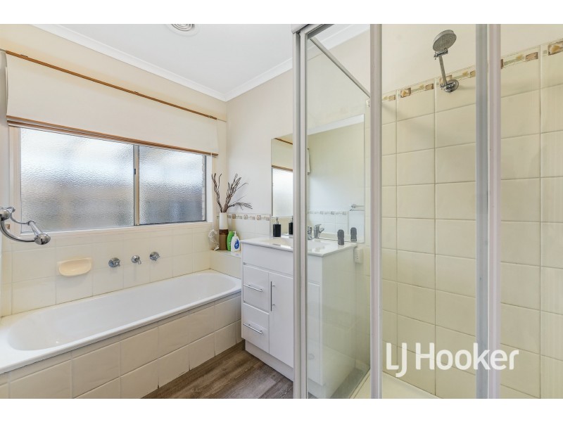 13 Dunlavin Way, Cranbourne East VIC 3977