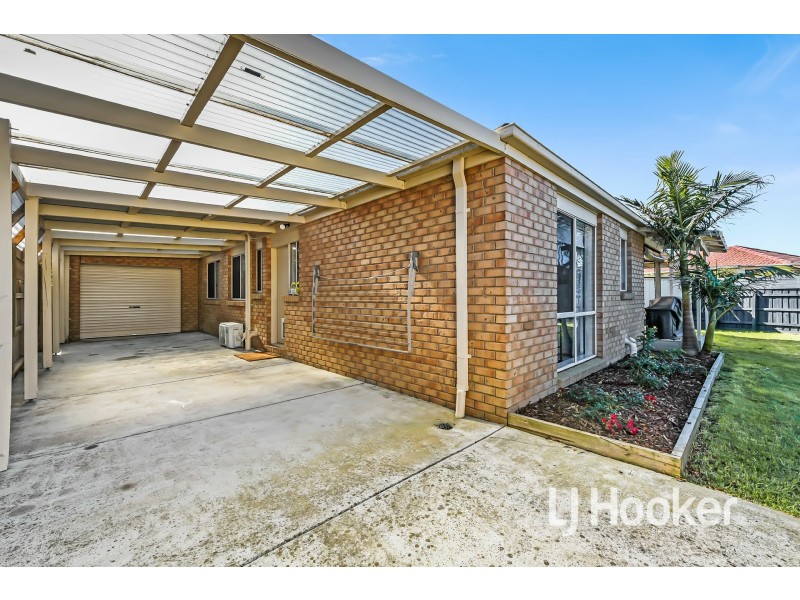 13 Dunlavin Way, Cranbourne East VIC 3977