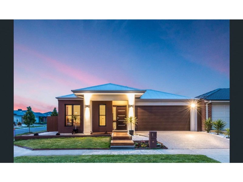 1 Bristol Drive, Cranbourne North VIC 3977