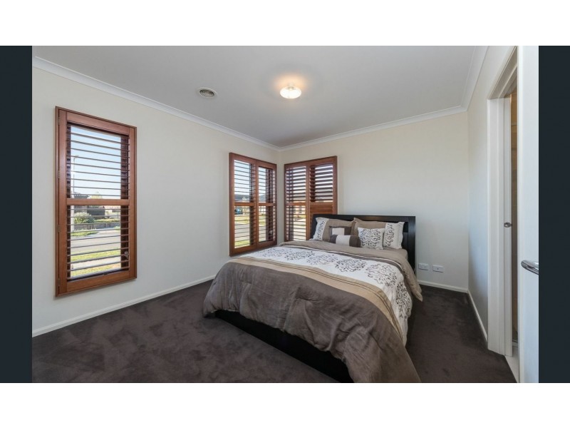 1 Bristol Drive, Cranbourne North VIC 3977
