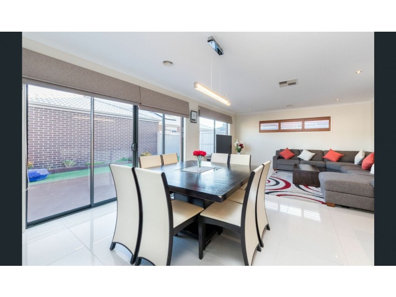 1 Bristol Drive, Cranbourne North VIC 3977