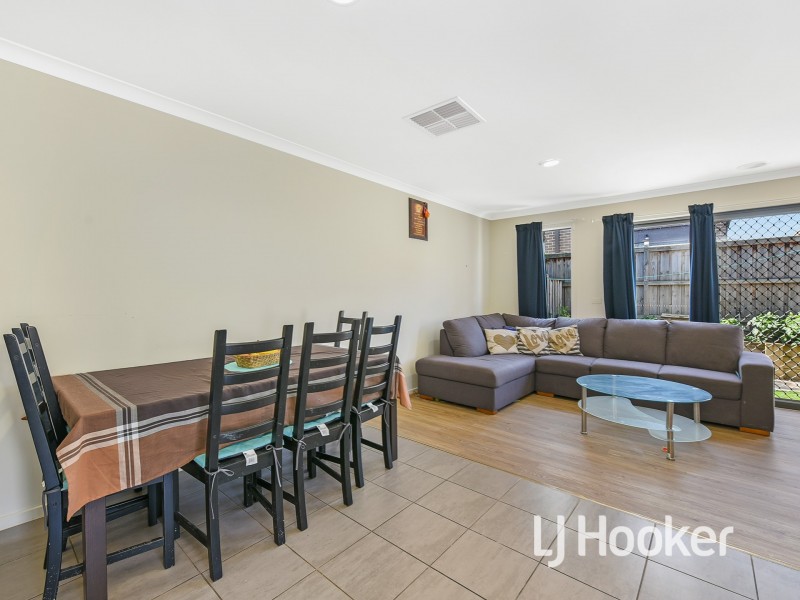 43 Bimberry Circuit, Clyde VIC 3978