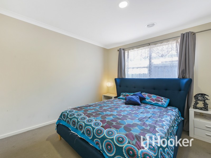 43 Bimberry Circuit, Clyde VIC 3978
