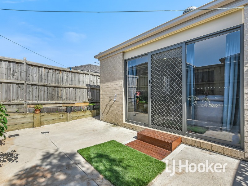 43 Bimberry Circuit, Clyde VIC 3978