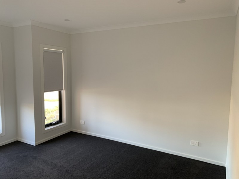 82 Yeungroon Boulevard, Clyde North VIC 3978