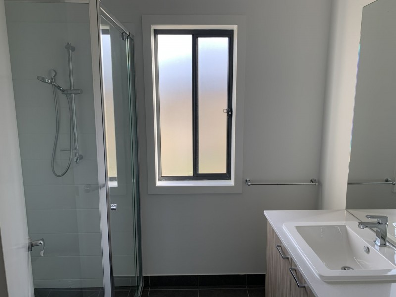 82 Yeungroon Boulevard, Clyde North VIC 3978