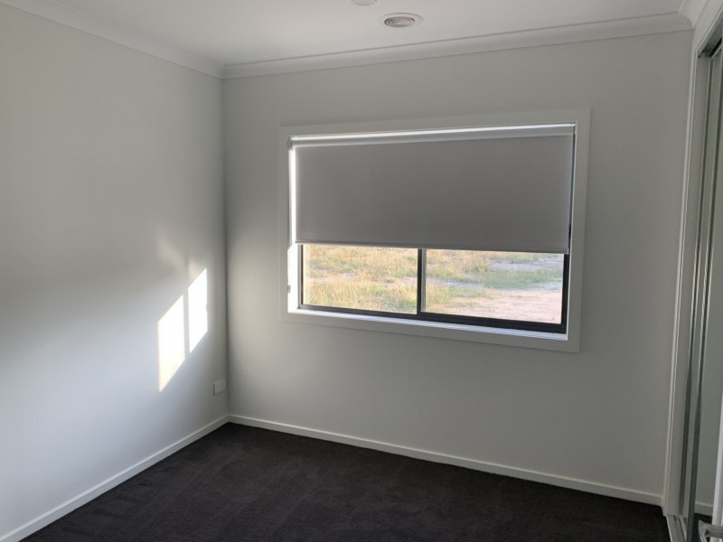 82 Yeungroon Boulevard, Clyde North VIC 3978