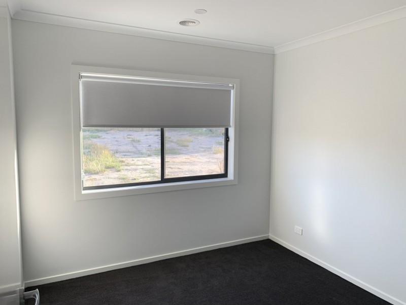 82 Yeungroon Boulevard, Clyde North VIC 3978