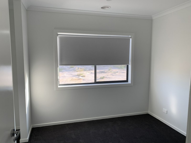 82 Yeungroon Boulevard, Clyde North VIC 3978