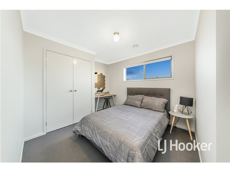 3 Sundew Avenue, Cranbourne East VIC 3977