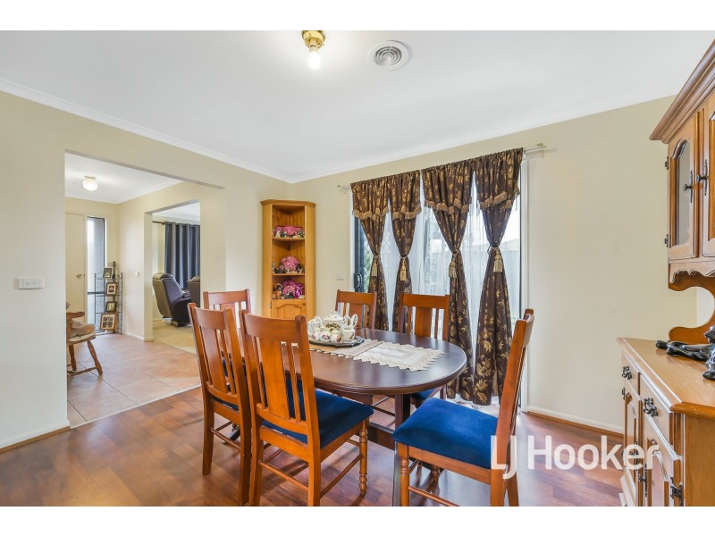 44 Trafalgar Way, Cranbourne East VIC 3977