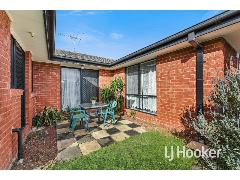 44 Trafalgar Way, Cranbourne East VIC 3977