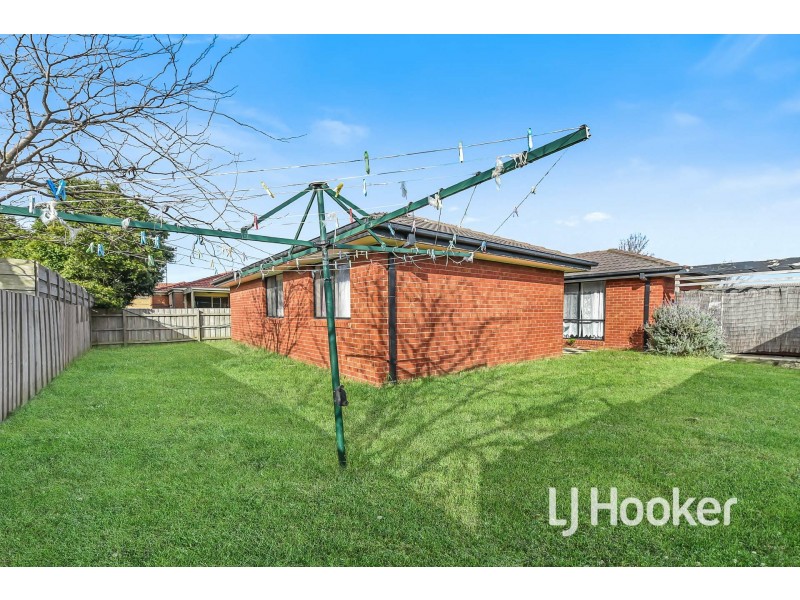 44 Trafalgar Way, Cranbourne East VIC 3977