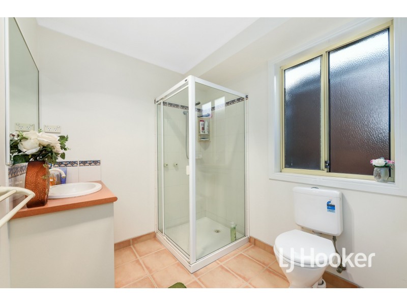 19 Nyarrin Place, Cranbourne West VIC 3977