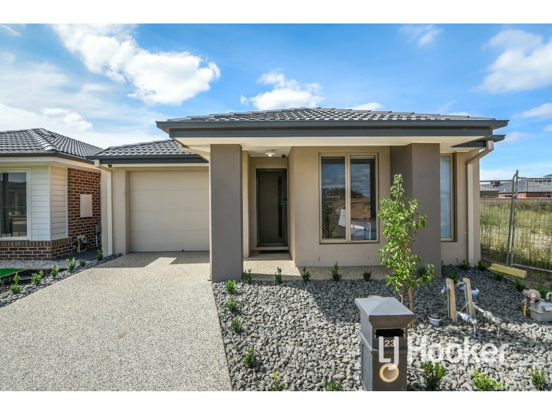 23 Myrtleford Avenue, Clyde VIC 3978