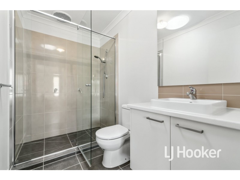 23 Myrtleford Avenue, Clyde VIC 3978