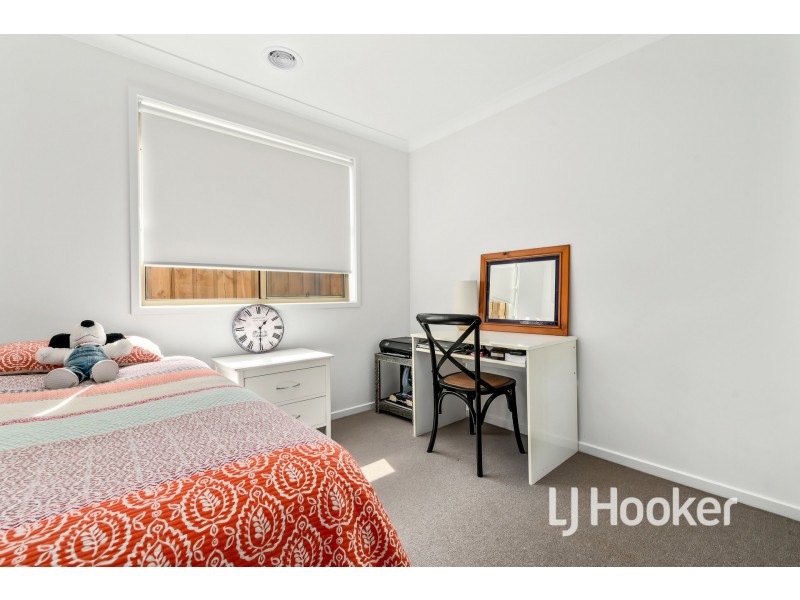 23 Myrtleford Avenue, Clyde VIC 3978