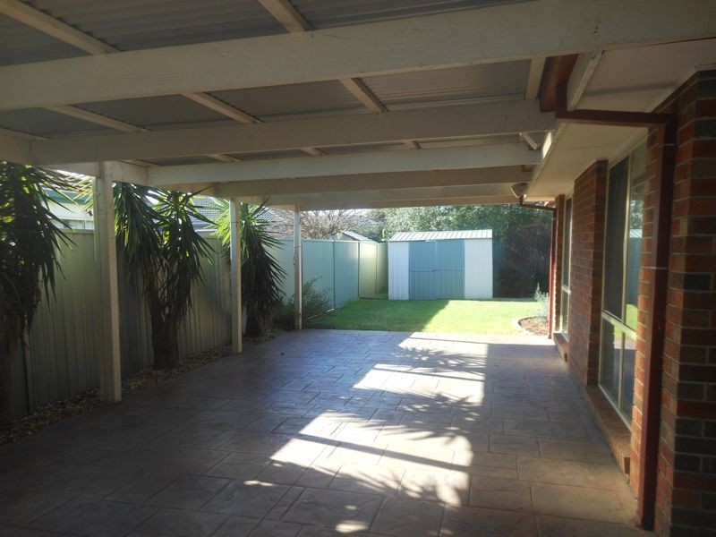 8 Houndsfourth Street, Cranbourne East VIC 3977