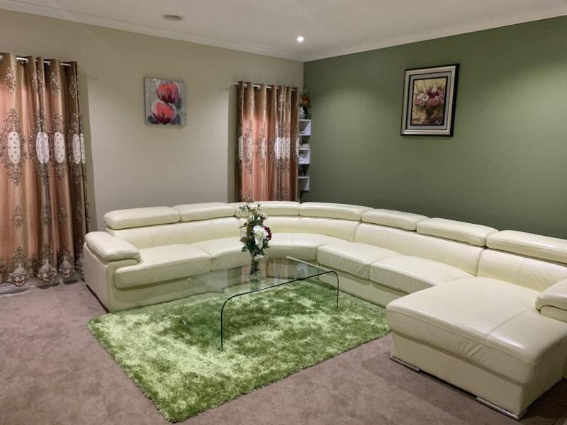 20 Challenger Circuit, Cranbourne East VIC 3977