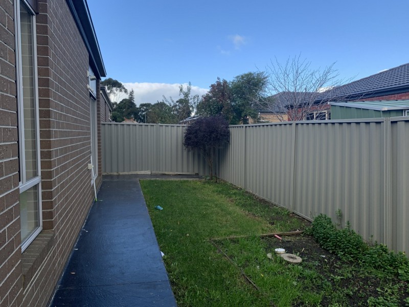20 Challenger Circuit, Cranbourne East VIC 3977