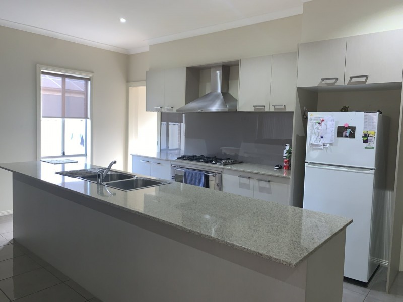 20 Challenger Circuit, Cranbourne East VIC 3977