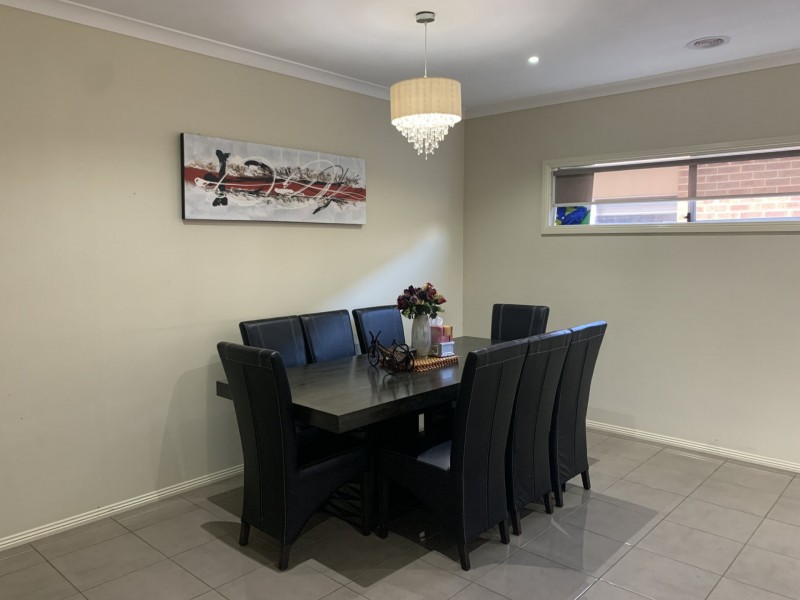 20 Challenger Circuit, Cranbourne East VIC 3977