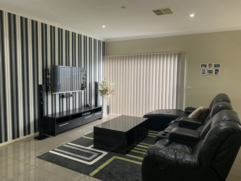 20 Challenger Circuit, Cranbourne East VIC 3977
