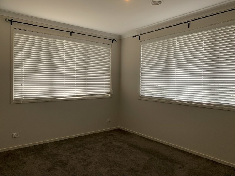 127 Lineham Drive, Cranbourne East VIC 3977