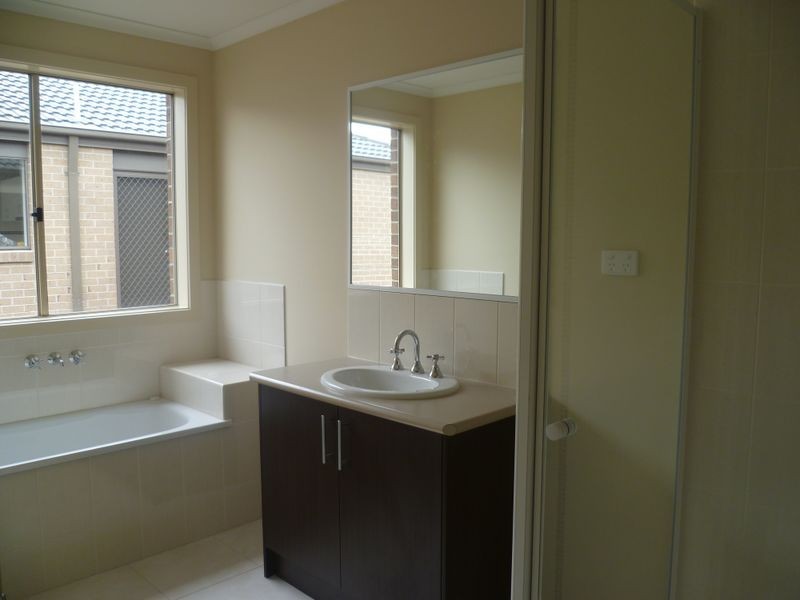 6 Forelle Way, Cranbourne VIC 3977