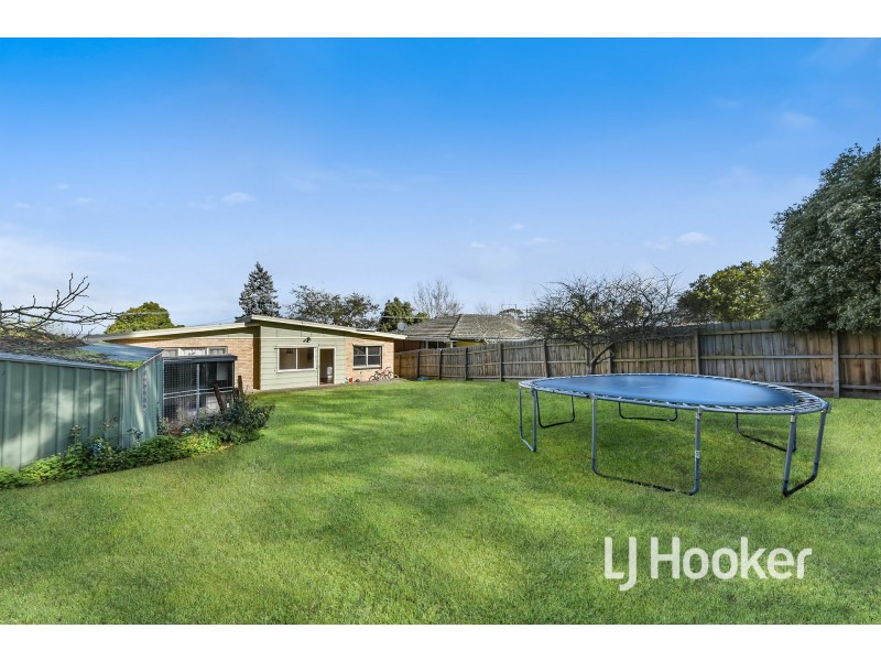15 Gardenia Street, Pakenham VIC 3810