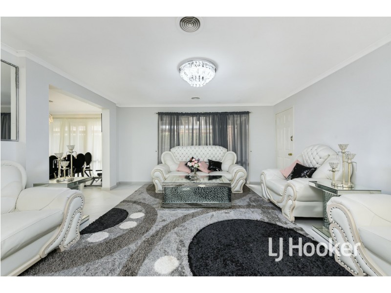 3 Mariner Close, Cranbourne North VIC 3977