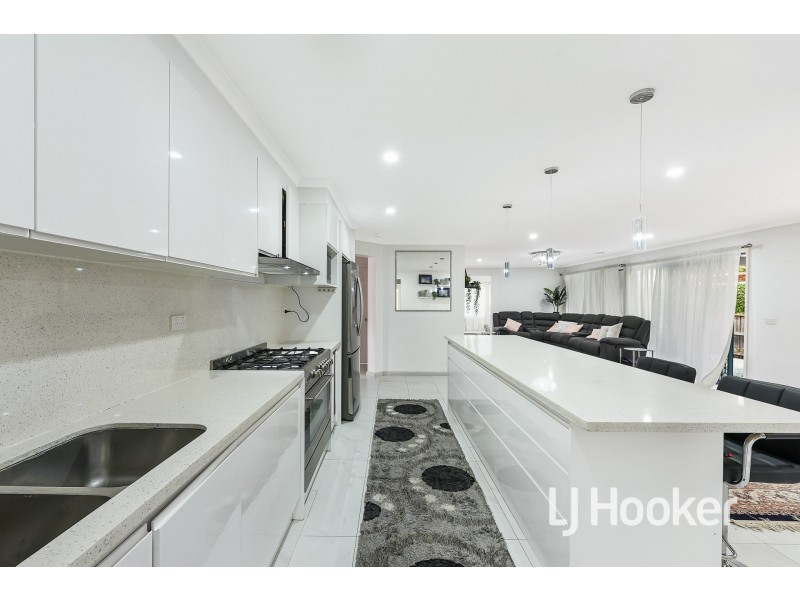 3 Mariner Close, Cranbourne North VIC 3977