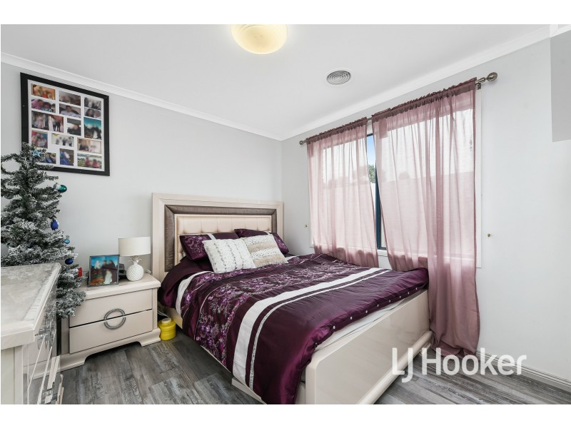 3 Mariner Close, Cranbourne North VIC 3977