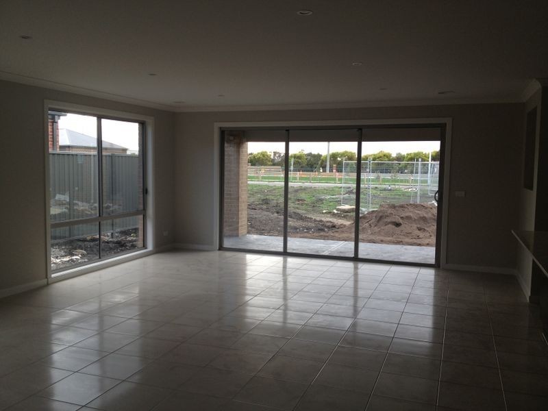 5 Rosyth Way, Cranbourne VIC 3977